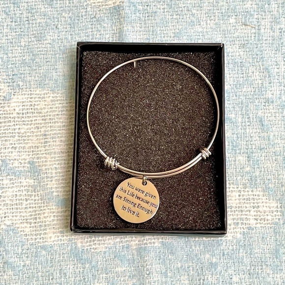 Bracelet with Dangle Charm New In Box - Picture 7 of 9